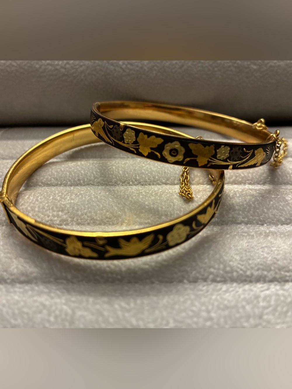 Vintage Spanish Damascene Hinged Bangle Bracelet